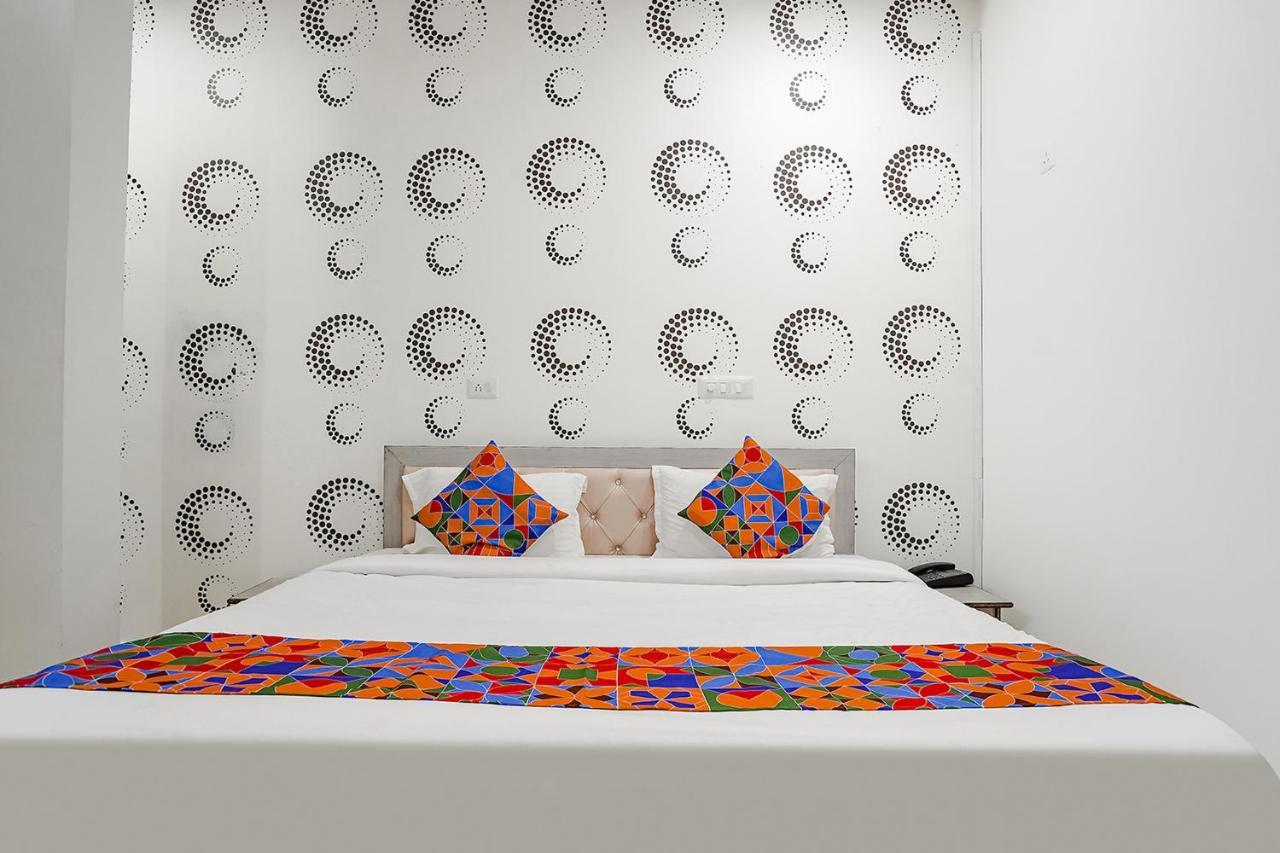 Fabhotel Siddhi Váránaszi Kültér fotó