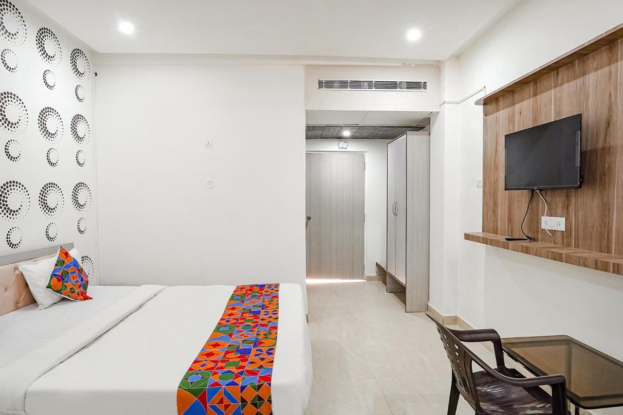 Fabhotel Siddhi Váránaszi Kültér fotó